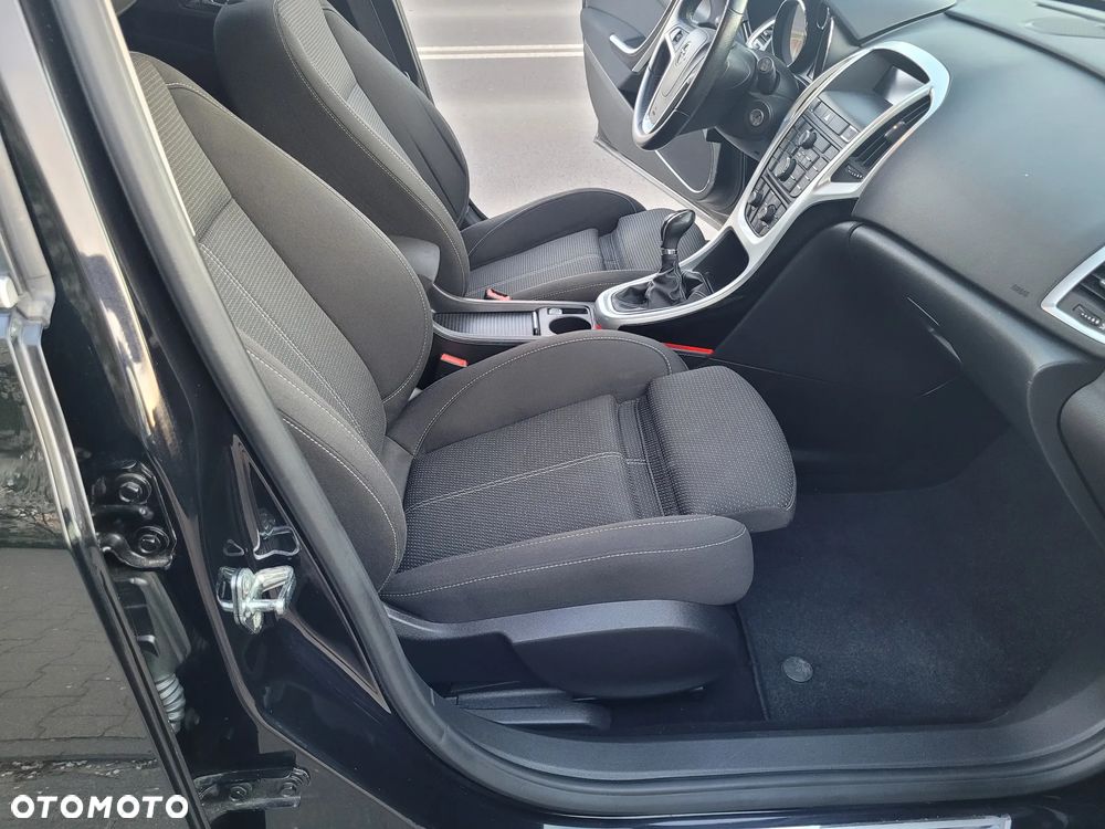 Opel Astra 1.6 Turbo Edition - 24