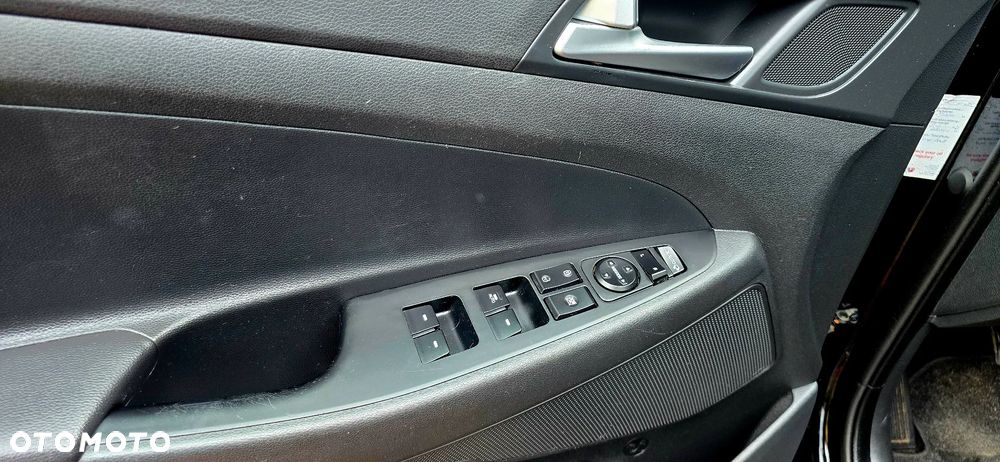 Hyundai Tucson 1.6 GDI BlueDrive Comfort 2WD - 24