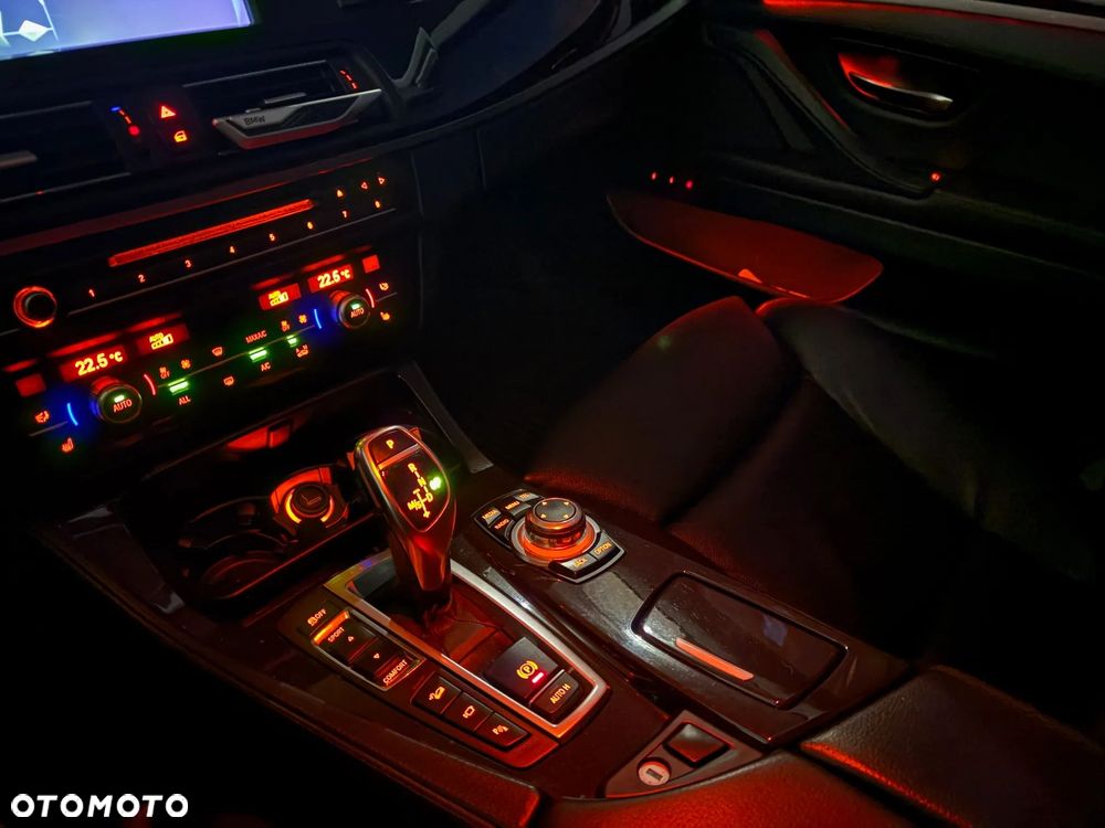 BMW Seria 5 530d xDrive Sport-Aut - 27