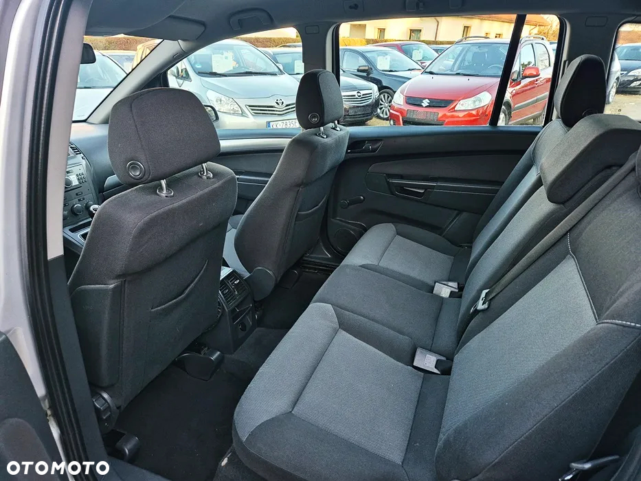 Opel Zafira 1.8 Cosmo - 33