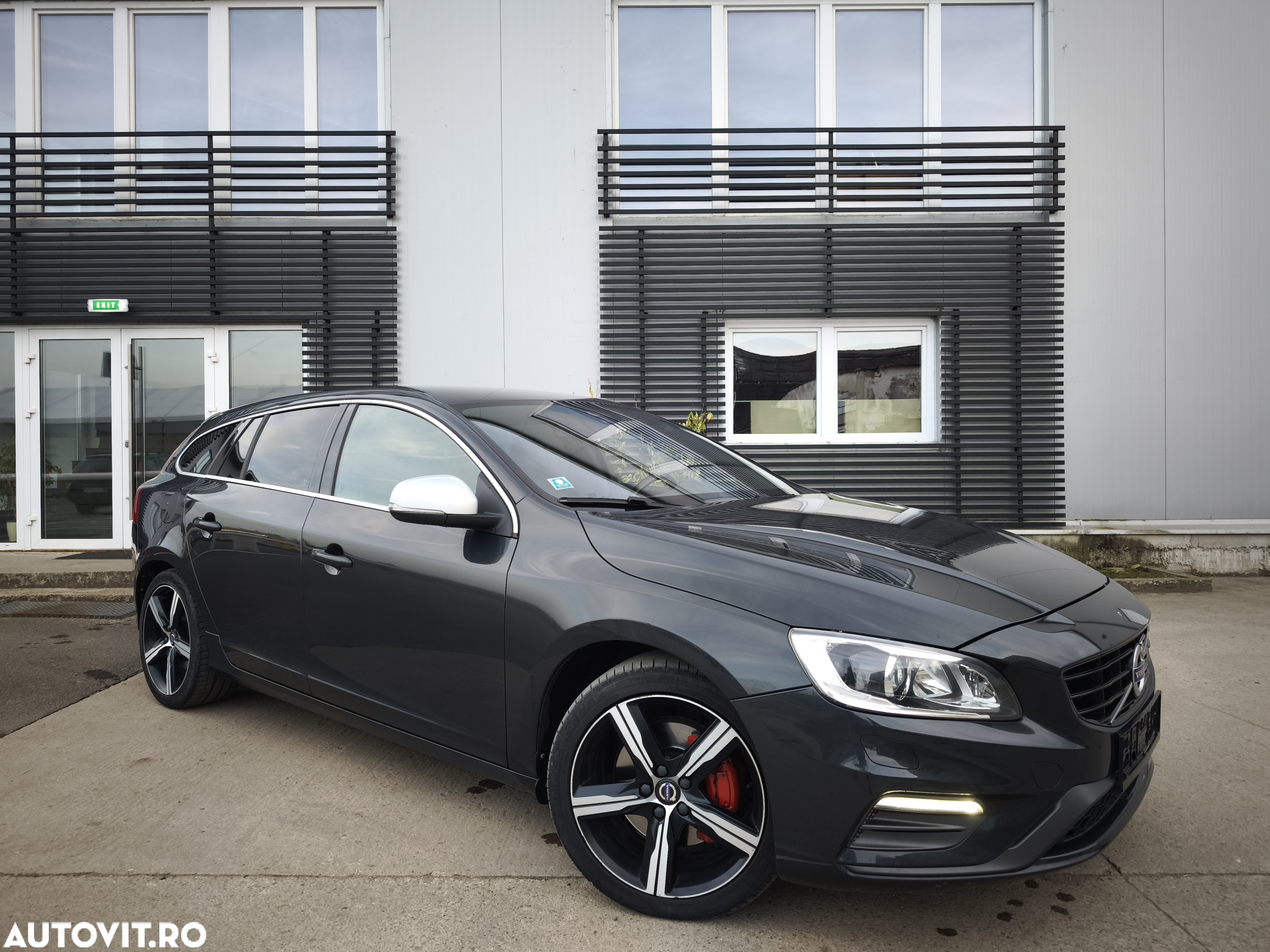 Volvo V60 D4 AWD Geartronic RDesign - 2