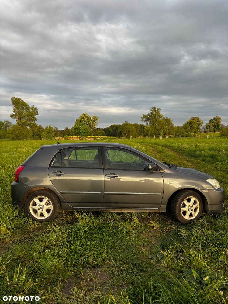 Toyota Corolla 1.6 VVT-i Sol - 4