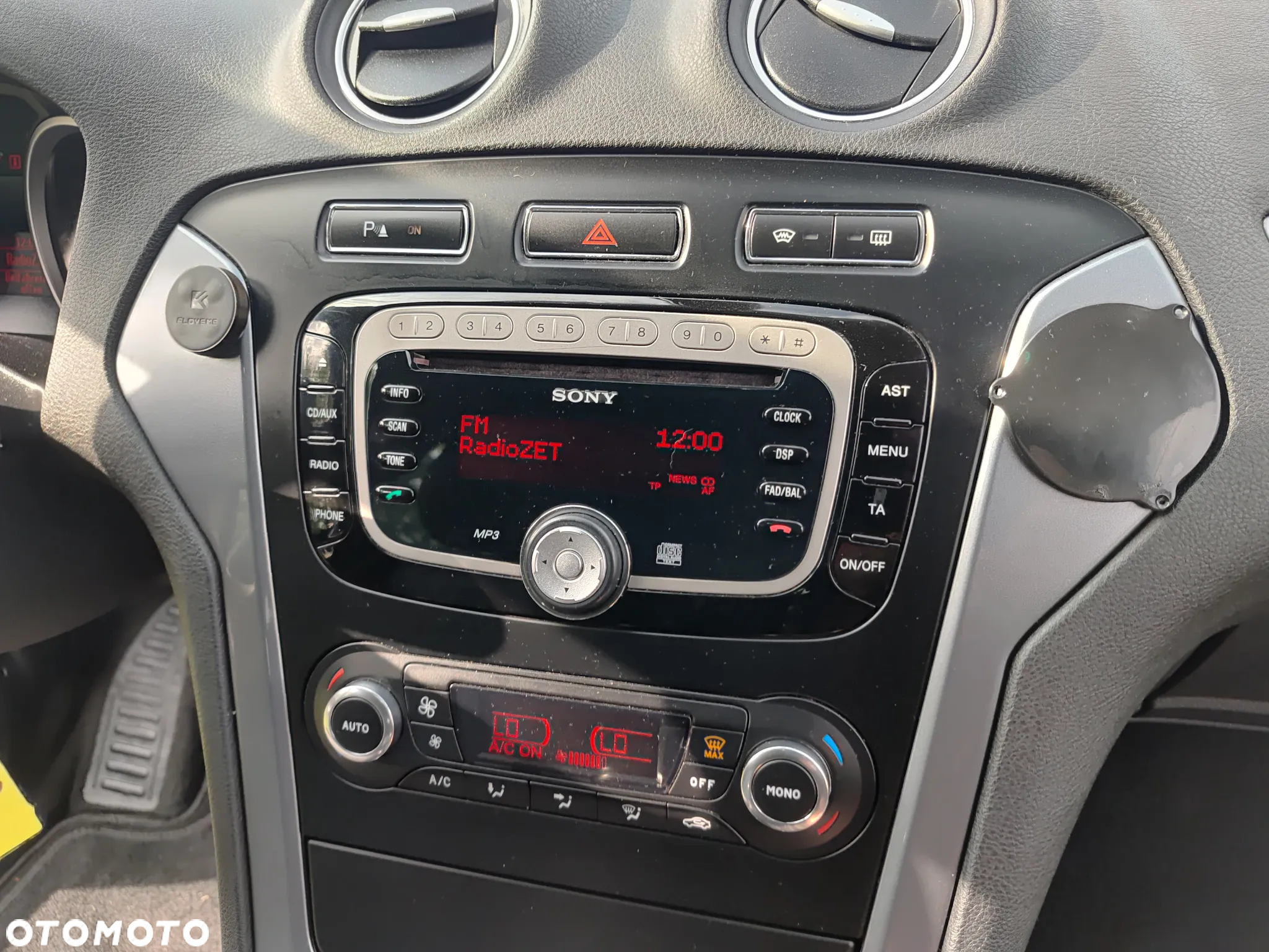 Ford Mondeo 1.6 Ambiente - 24