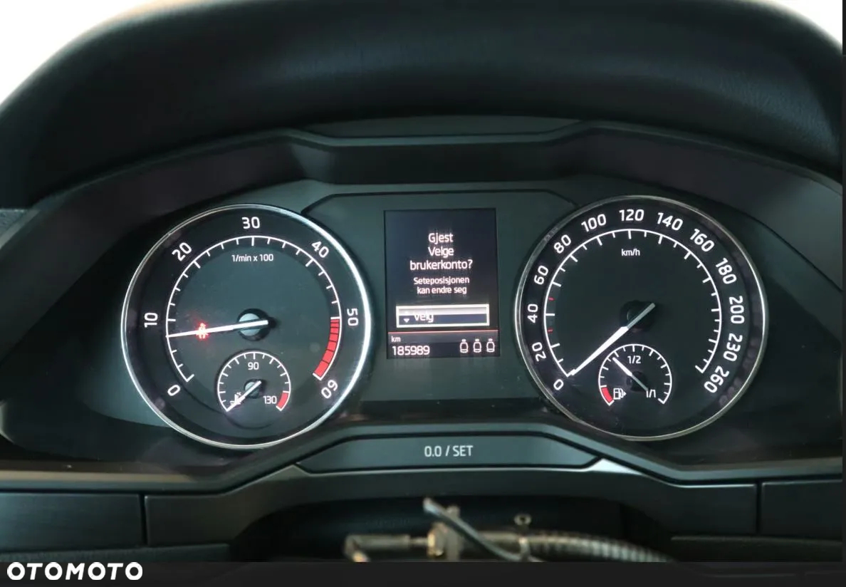 Skoda Superb Combi 2.0 TDI DSG Premium Edition - 6