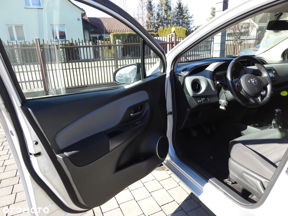Toyota Yaris 1.0 Active EU6 - 21