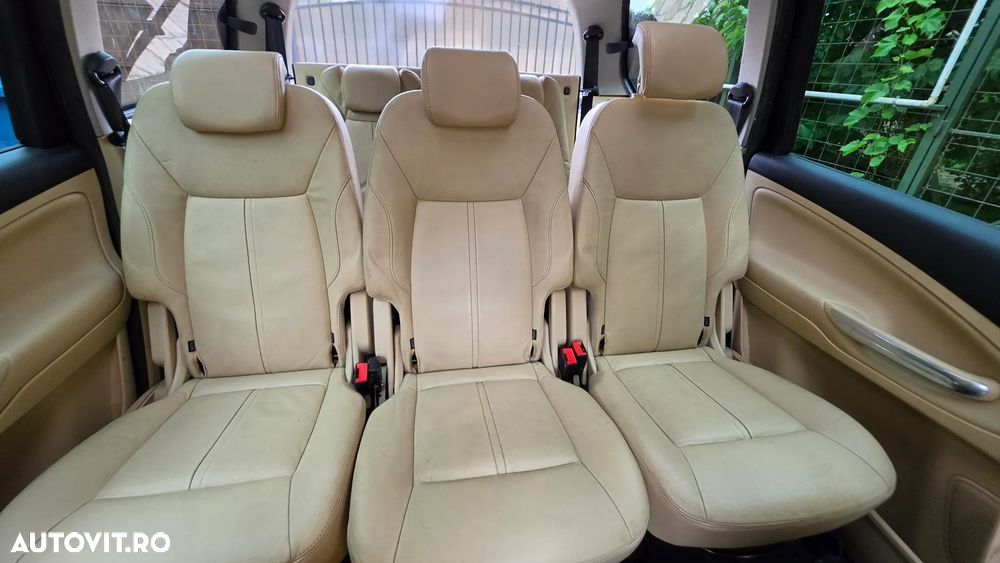 Ford Galaxy - 11