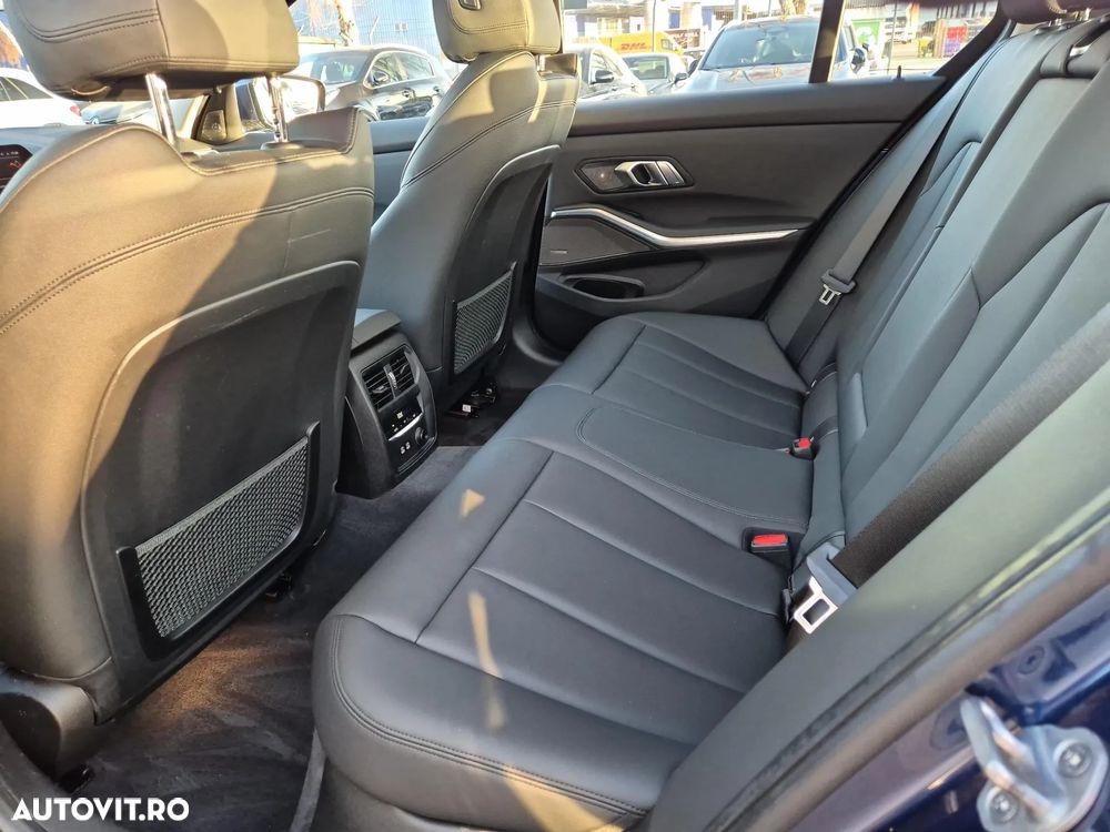 BMW Seria 3 330e Aut. Sport Line - 22
