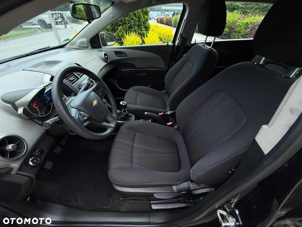 Chevrolet Aveo 1.2 LT - 10