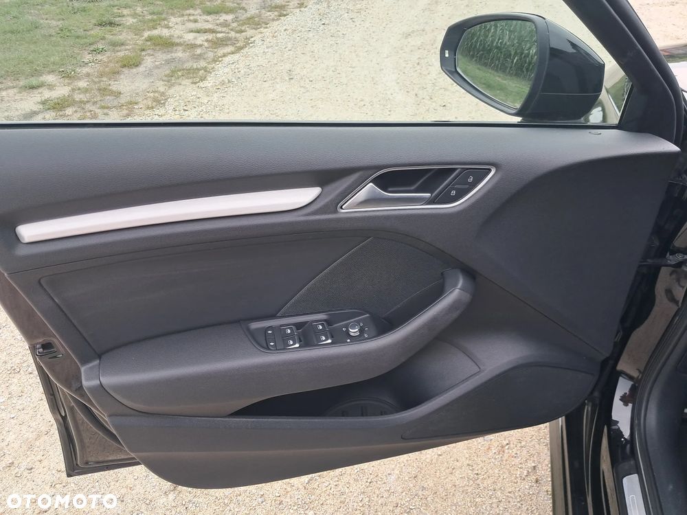 Audi A3 Sportback 2.0 TDI S line Sportpaket - 19