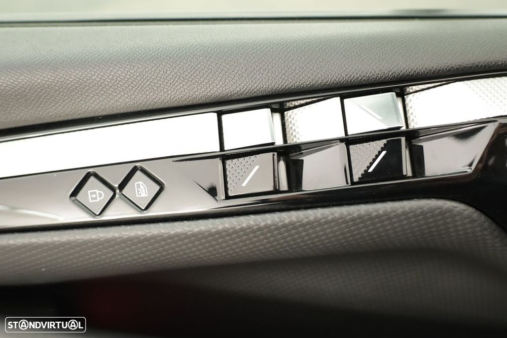 DS DS4 1.5 BlueHDi Trocadero Cross EAT8 - 20