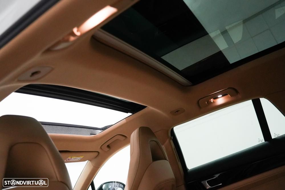 Porsche Panamera Sport Turismo 4 E-Hybrid - 9