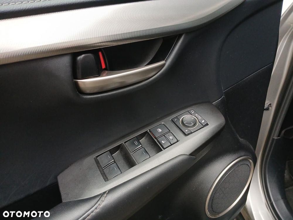 Lexus NX 300h Comfort AWD - 10