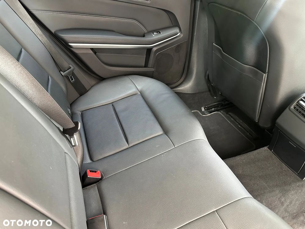 Mercedes-Benz Klasa E 250 BlueTEC 4-Matic Avantgarde - 17