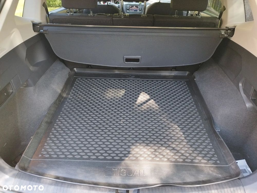 Volkswagen Tiguan - 9