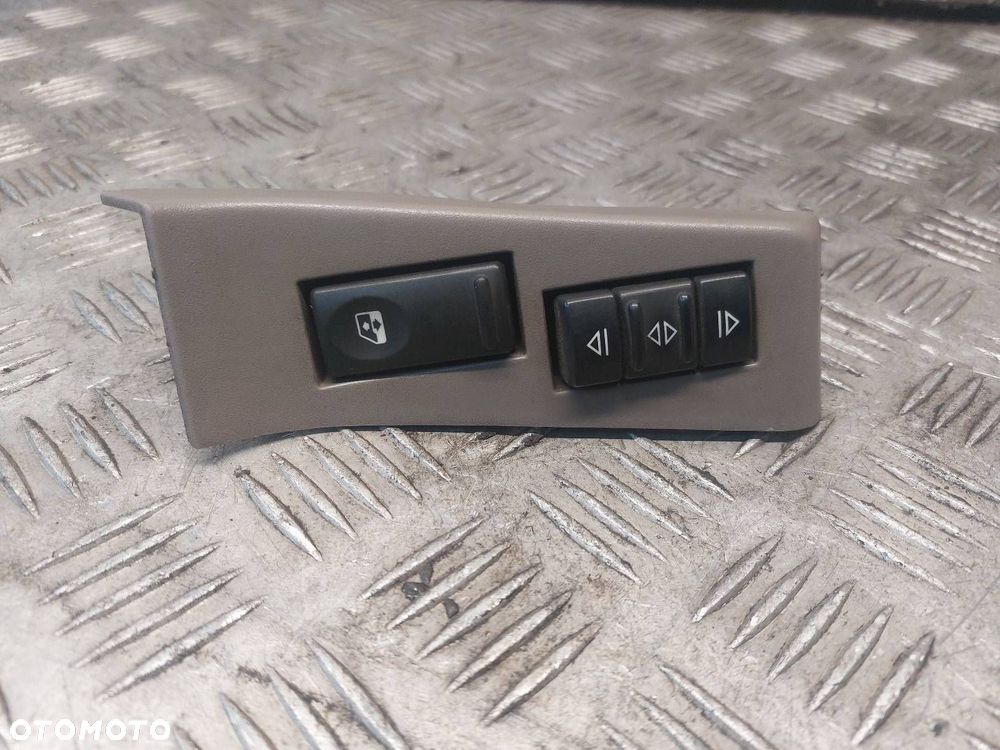 PRZEŁĄCZNIK SZYBY PRAWY PRZÓD OPEL MOVANO A 7700351692G - 1
