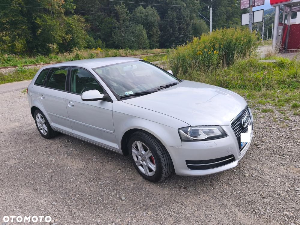 Audi A3 Sportback 1.6 TDI DPF Attraction - 9