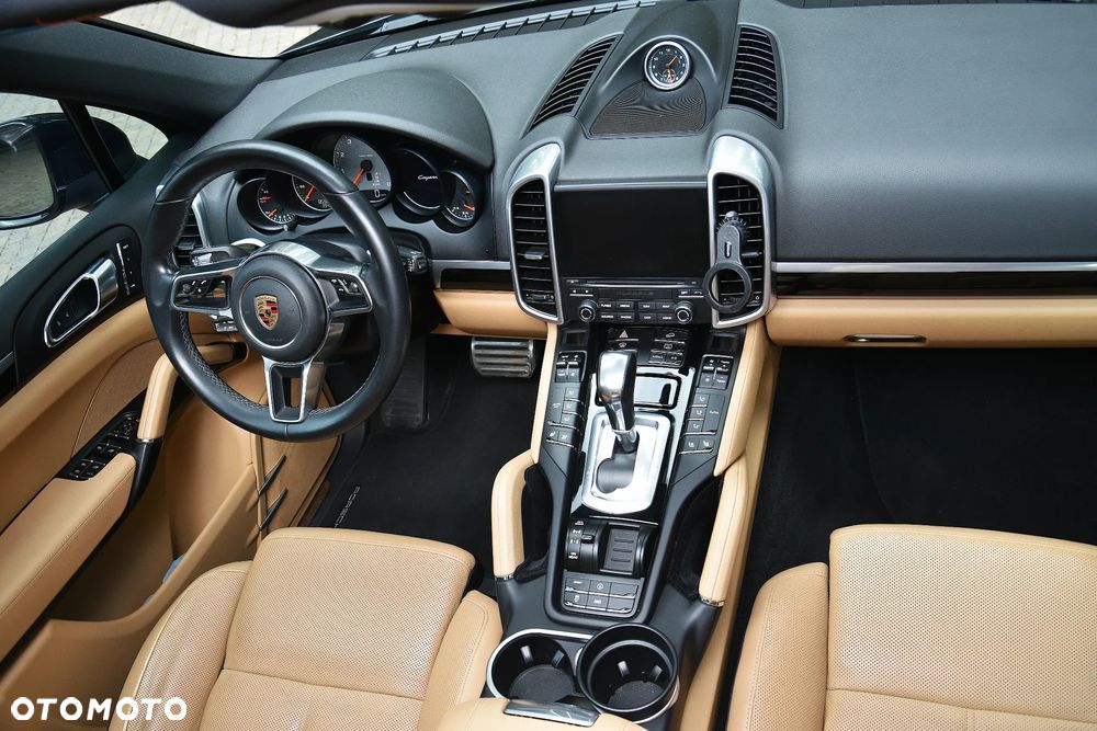 Porsche Cayenne S - 12