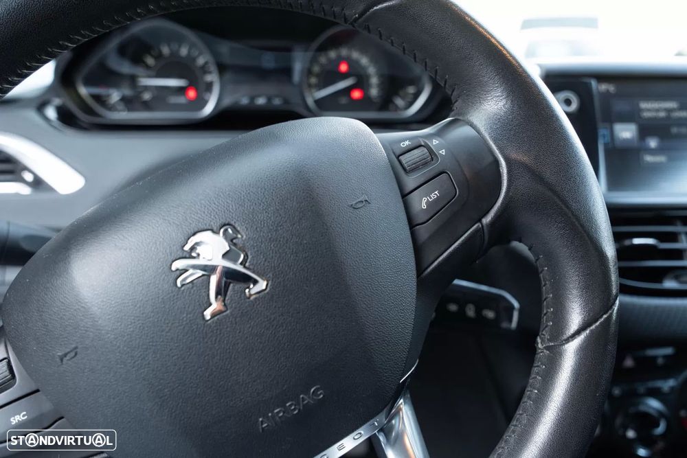 Peugeot 208 1.2 PureTech Active - 18