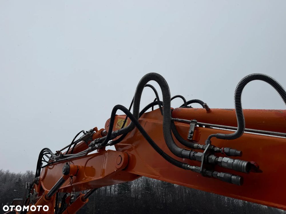 Komatsu Koparka Gąsienicowa 8 ton PC80MR-3. Sprowadzona z Norwegii. Centralne smarowanie!! Maszyna  jak Nowa 2016rok. 3200mtg 3x łamane Ramię. Klima ser.DEKRA. Własna pompa paliwa. Ani deka luzów i wycieków. Gąsienice klepki bez zużycia! Podwozie w pięknym stanie. Okazja Maszyna zadbana!! Po serwisach eksploatacyjnych. - 25