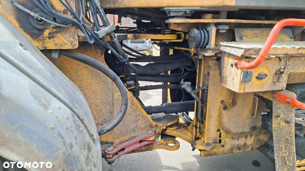 Volvo L 70 H 4X4 - 28