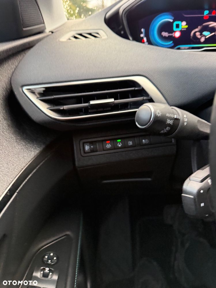 Peugeot 3008 1.6 PureTech Hybrid PHEV Allure Pack S&S EAT8 - 22