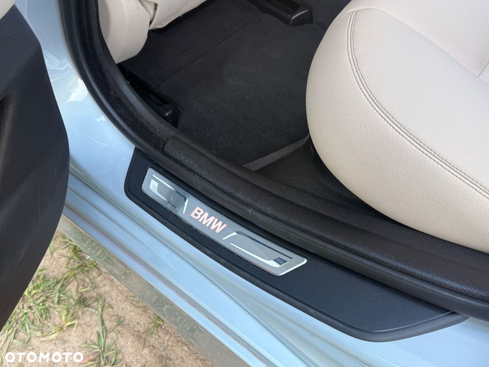 BMW Seria 5 528i xDrive Sport-Aut Luxury Line - 27