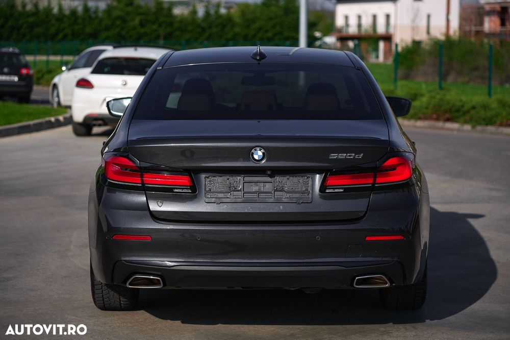 BMW Seria 5 520d AT - 11