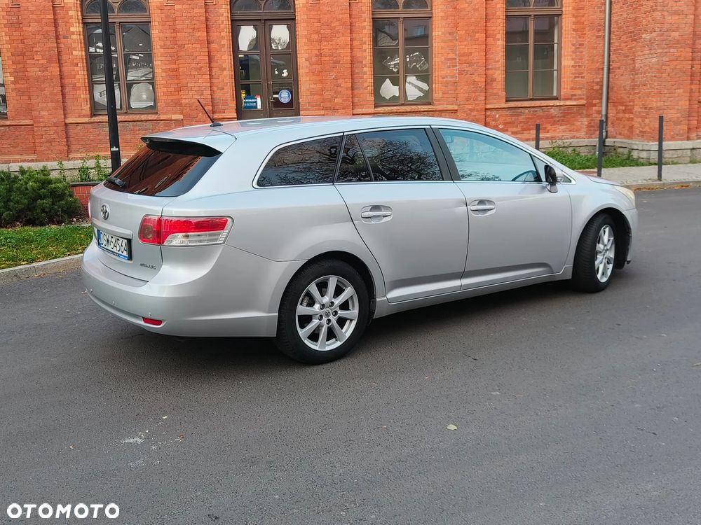 Toyota Avensis - 7