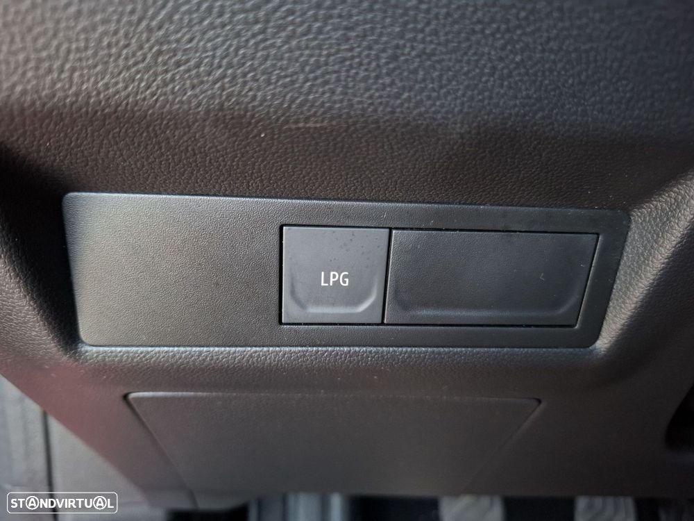 Renault Captur 1.0 TCe Techno Bi-Fuel - 24