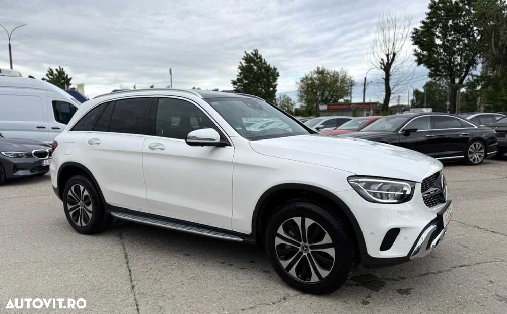 Mercedes-Benz GLC - 12