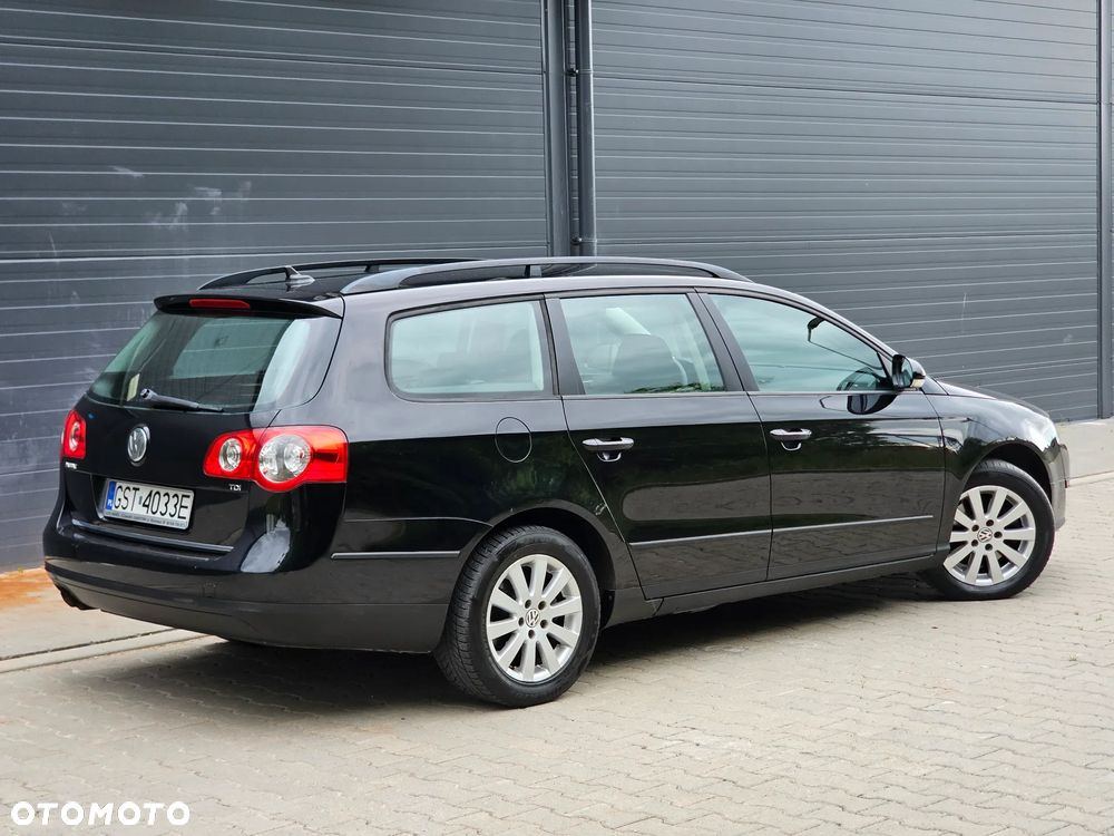 Volkswagen Passat 1.9 TDI DPF Sportline - 26