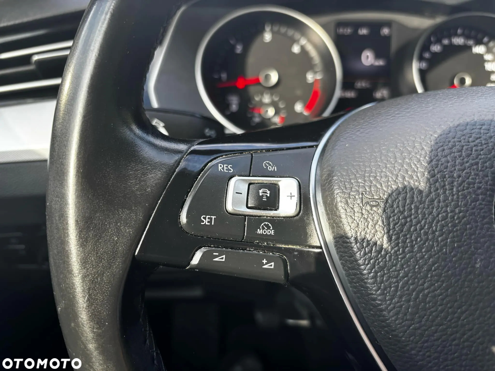Volkswagen Passat 1.6 TDI BMT Comfortline - 14