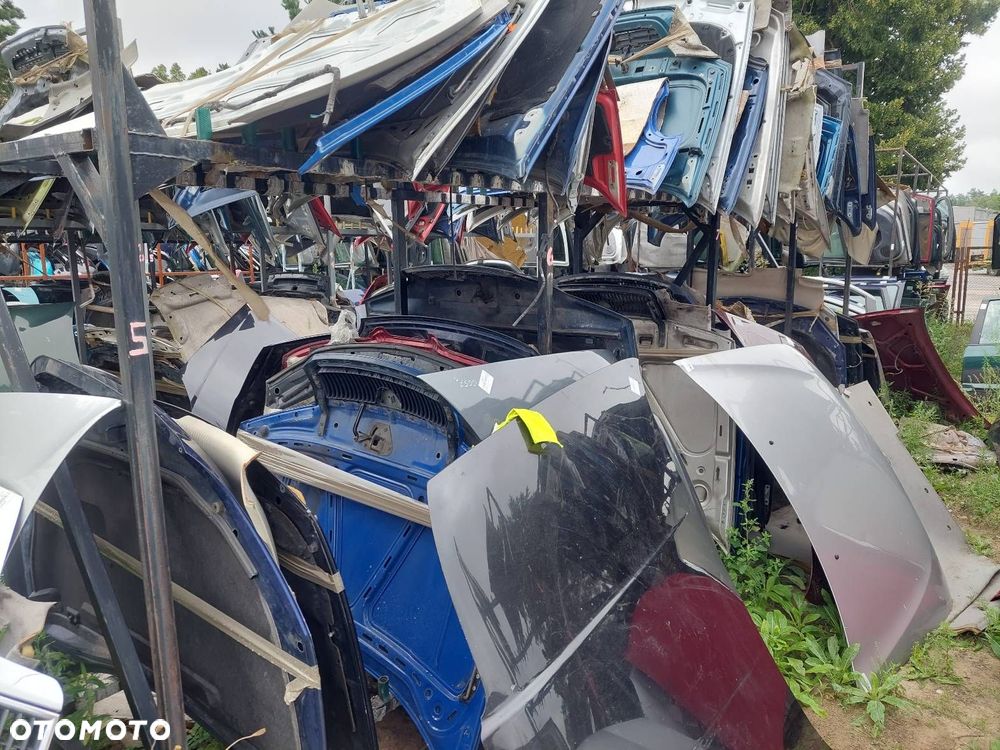 MASKA POKRYWA SILNIKA CZARNA SEAT LEON I TOLEDO II LC9Z - 6