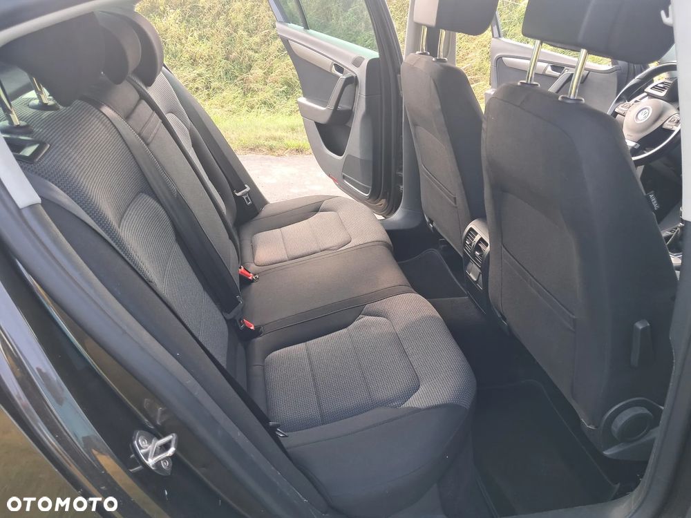 Volkswagen Passat 2.0 TDI Highline - 8
