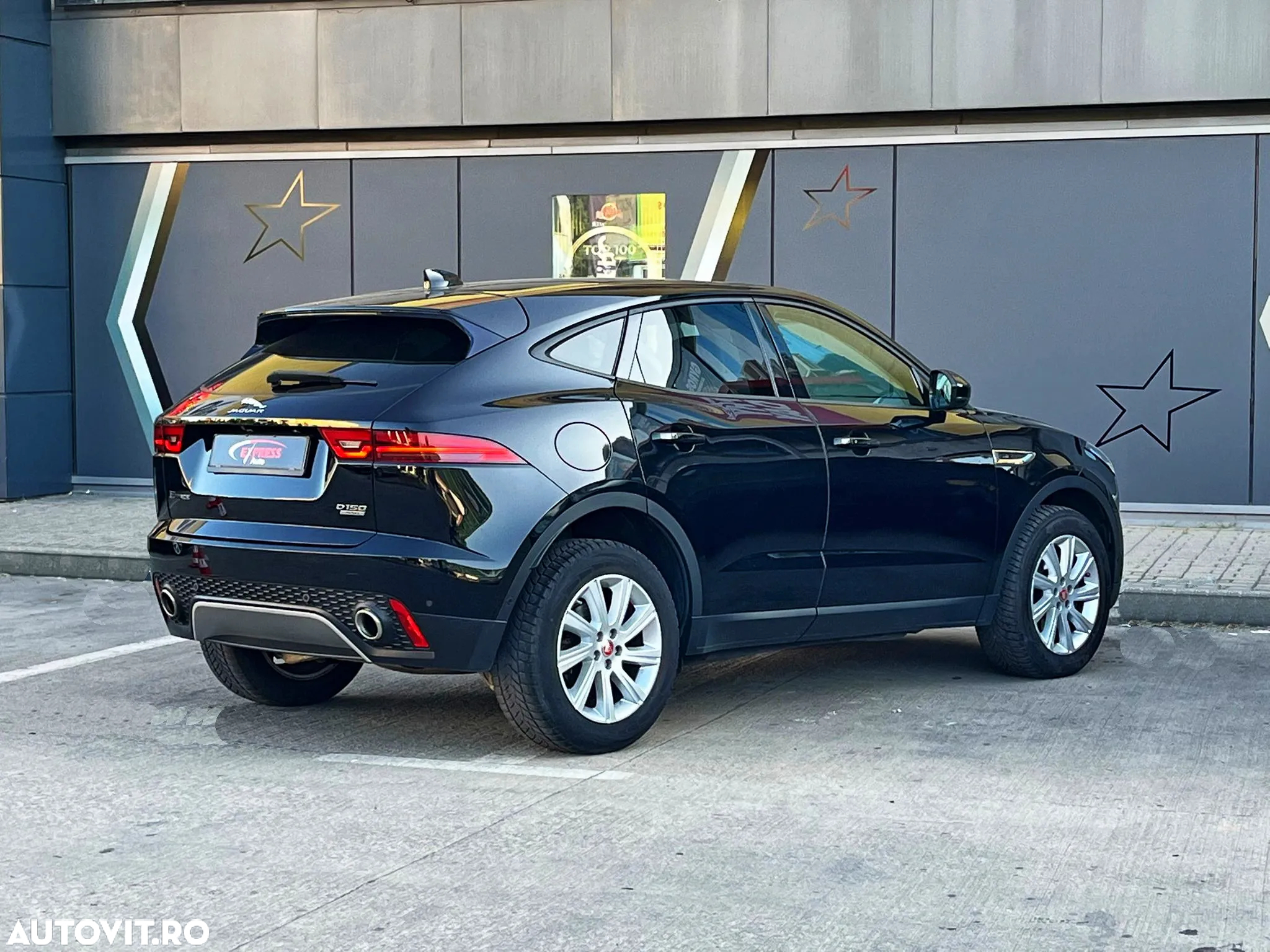 Jaguar E-Pace D150 AWD Aut. R-Dynamic S - 3