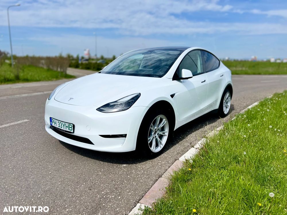 Tesla Model Y - 7