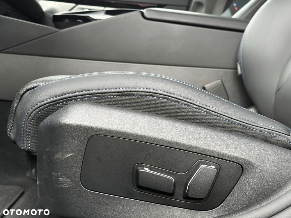 BMW Seria 5 520d xDrive - 29