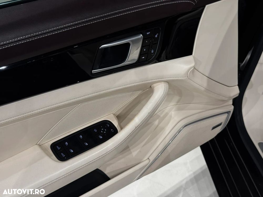 Porsche Panamera - 27