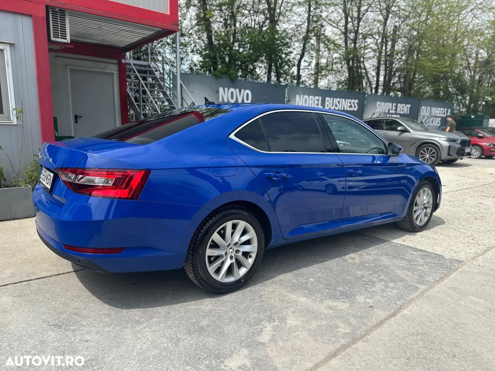 Skoda Superb 2.0 TDI DSG Ambition - 6