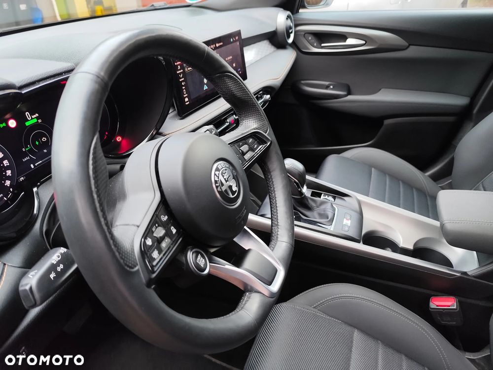 Alfa Romeo Tonale 1.5 VGT Ti - 12