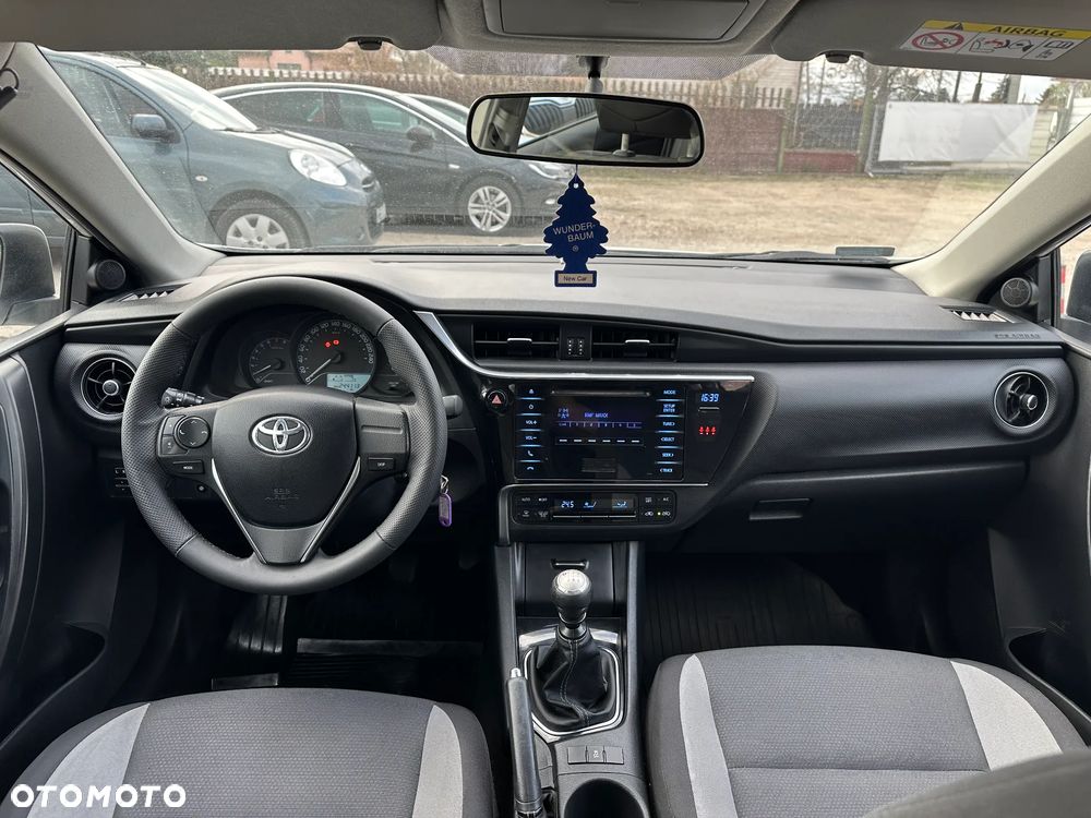 Toyota Auris - 15