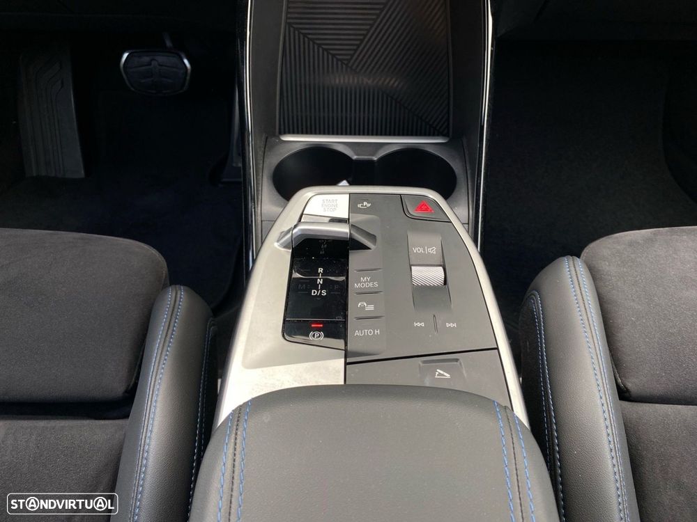 BMW 225xe Active Tourer e xDrive Pack Desportivo M - 12