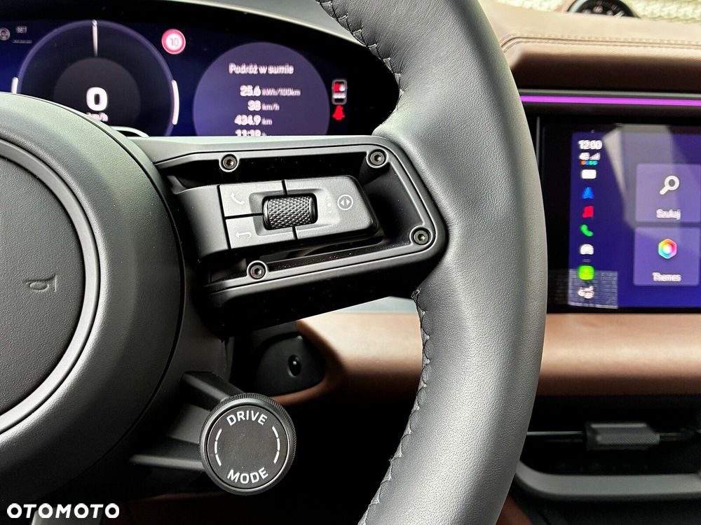 Porsche Macan - 25