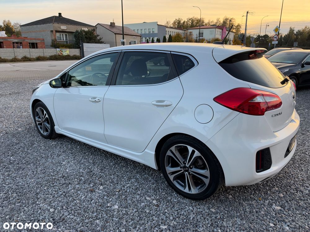 Kia Ceed 1.6 CRDi GT Line - 37