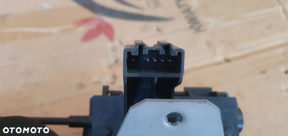 Zamek klapy bagażnika z dociągiem Ford C-Max MK2 AM51-U442A66-AE - 5