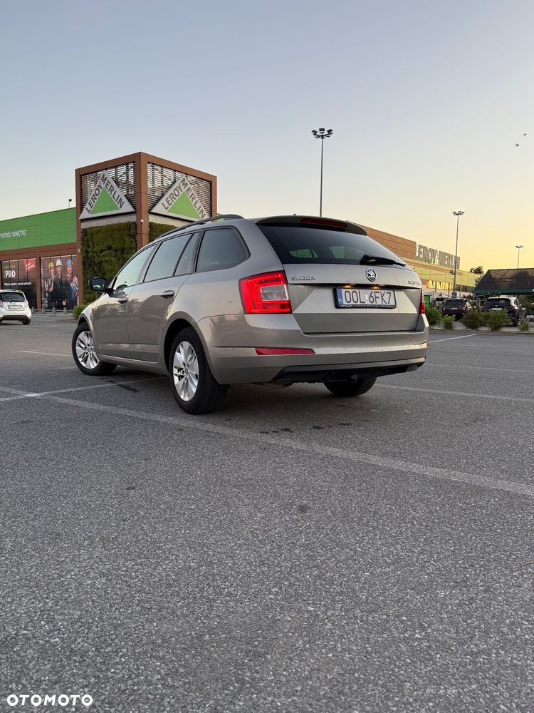 Skoda Octavia 2.0 TDI (Green tec) DSG Joy - 4