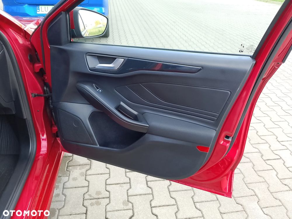 Ford Focus 1.0 EcoBoost mHEV ST-Line X - 17