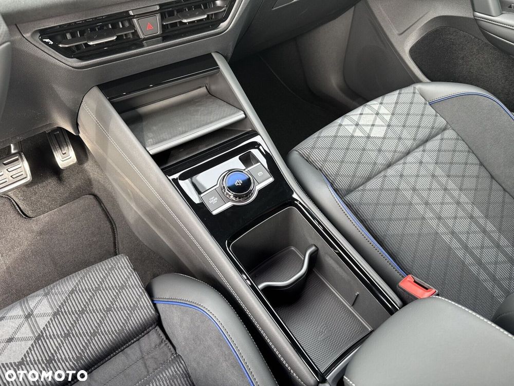 Volkswagen Tiguan - 16