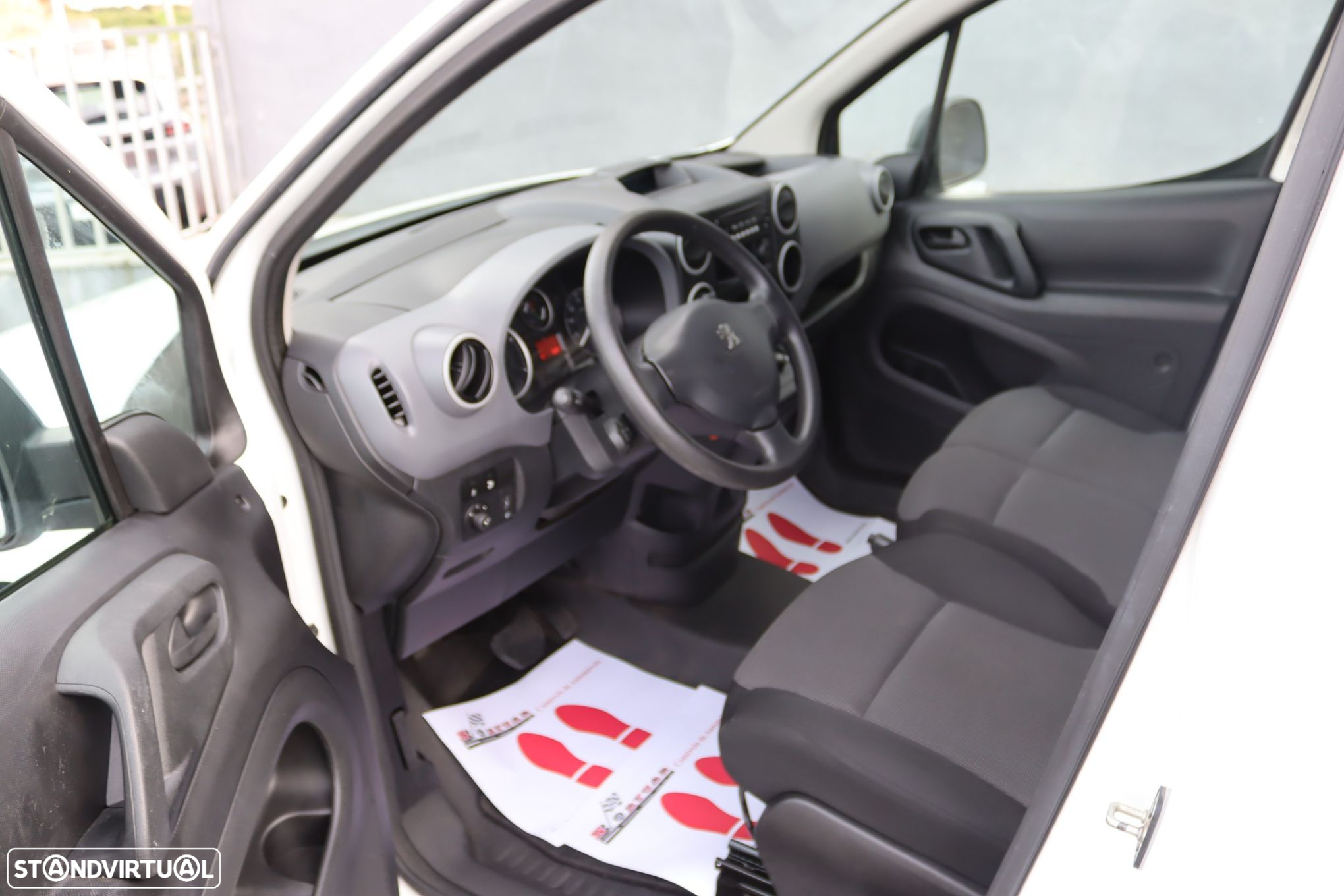 Peugeot e-Partner 50 kWh Premium Longa - 11