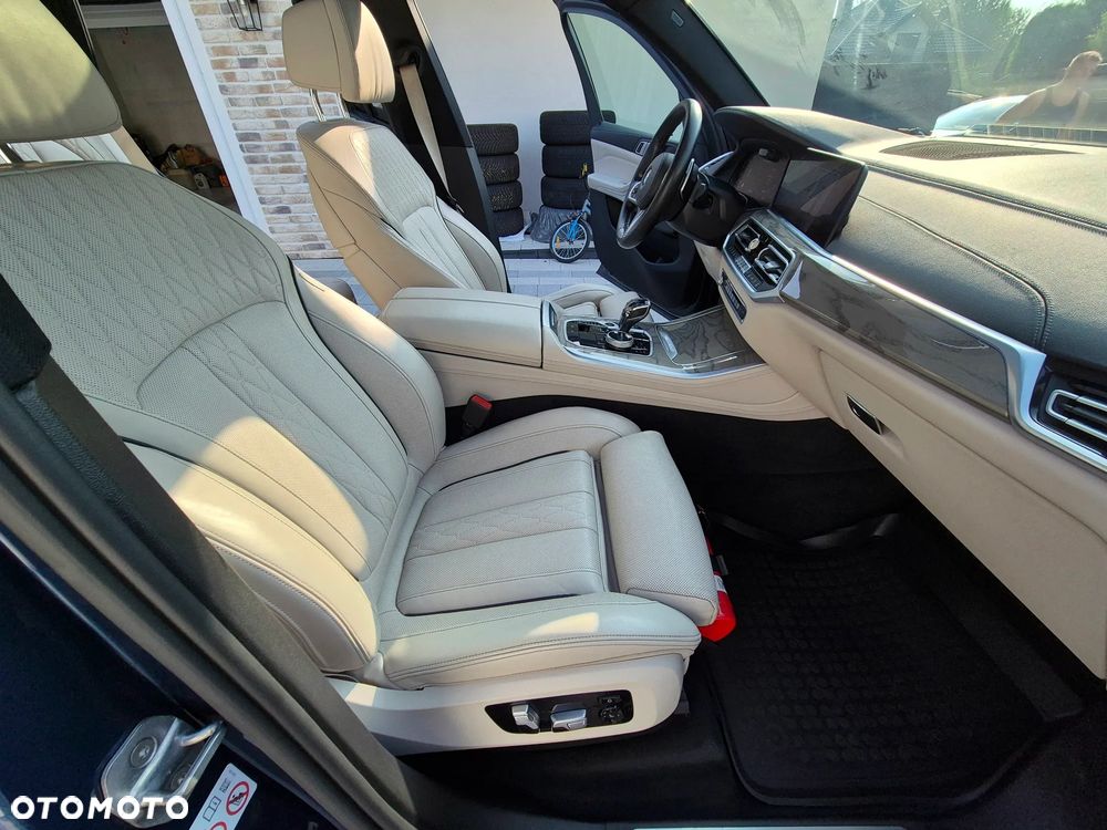 BMW X5 M50i - 26